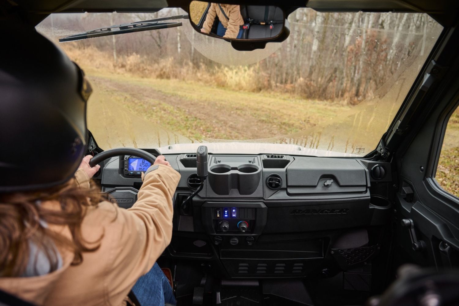 INTÉRIEUR DU POLARIS RANGER 1000 CAB