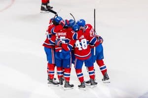 Joueurs des Canadiens de Montréal réunis sur la glace